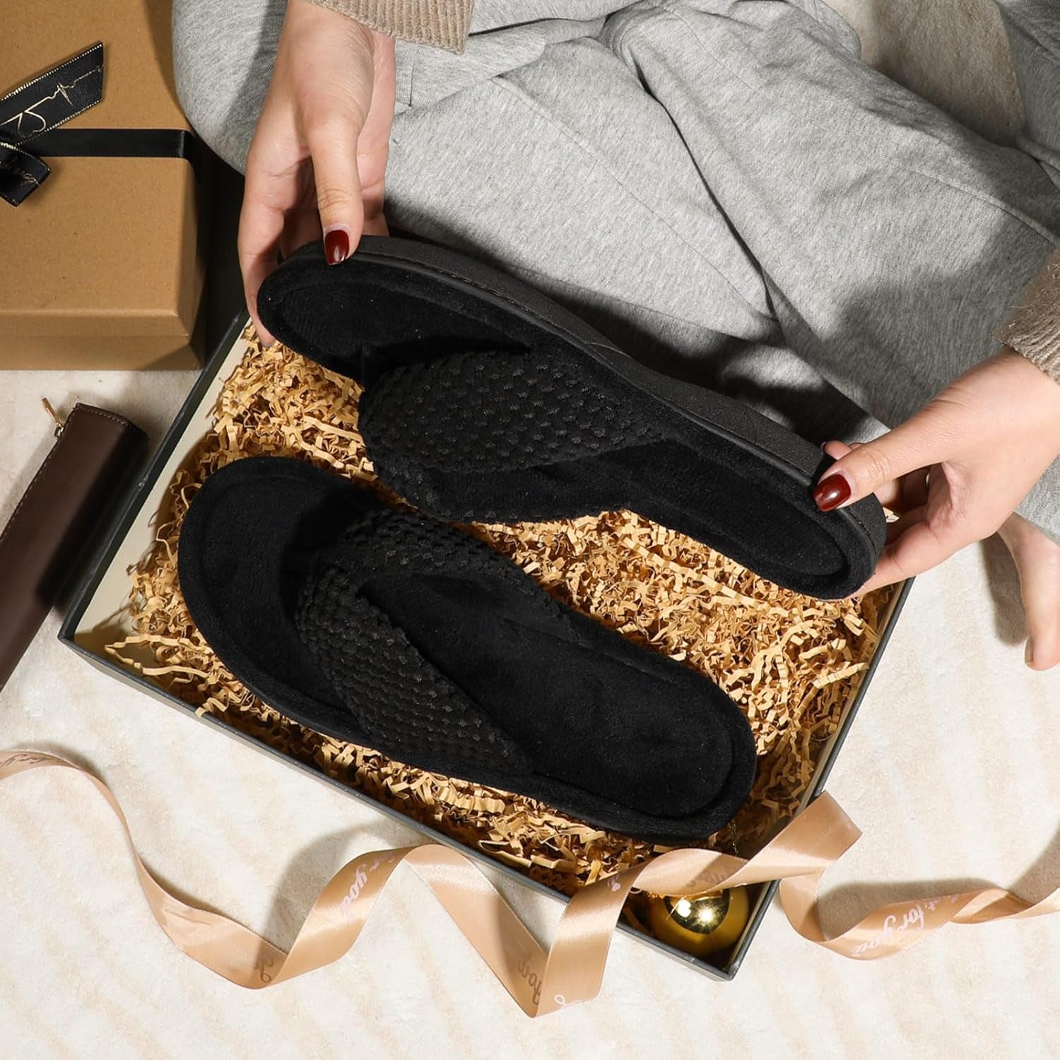 Women'S Popcorn Flip Flop House Slipper with Memory Foam (Dark Black, Size 5-6)